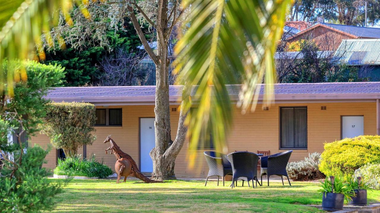 Hamilton Hume Motor Inn Yass Exterior photo