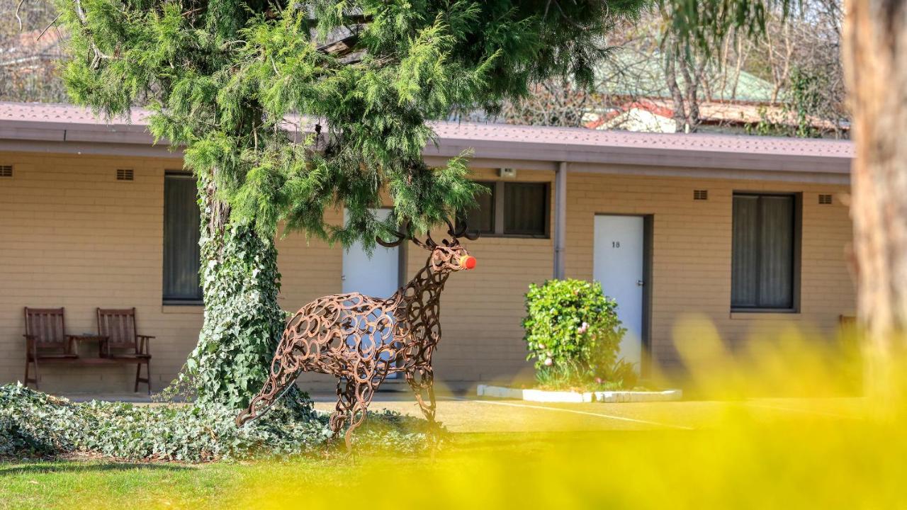 Hamilton Hume Motor Inn Yass Exterior photo