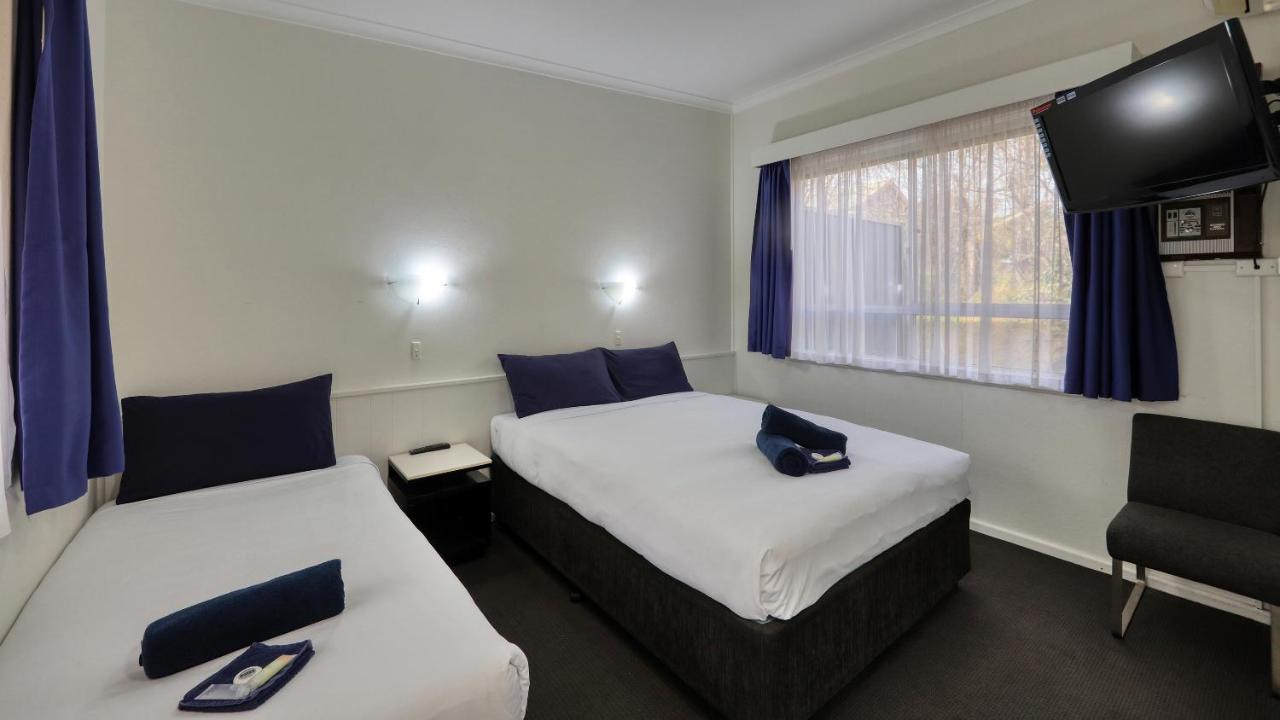 Hamilton Hume Motor Inn Yass Exterior photo