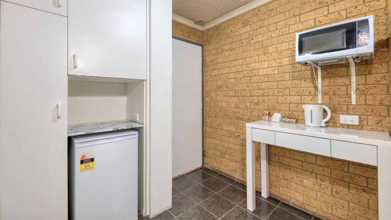 Hamilton Hume Motor Inn Yass Exterior photo