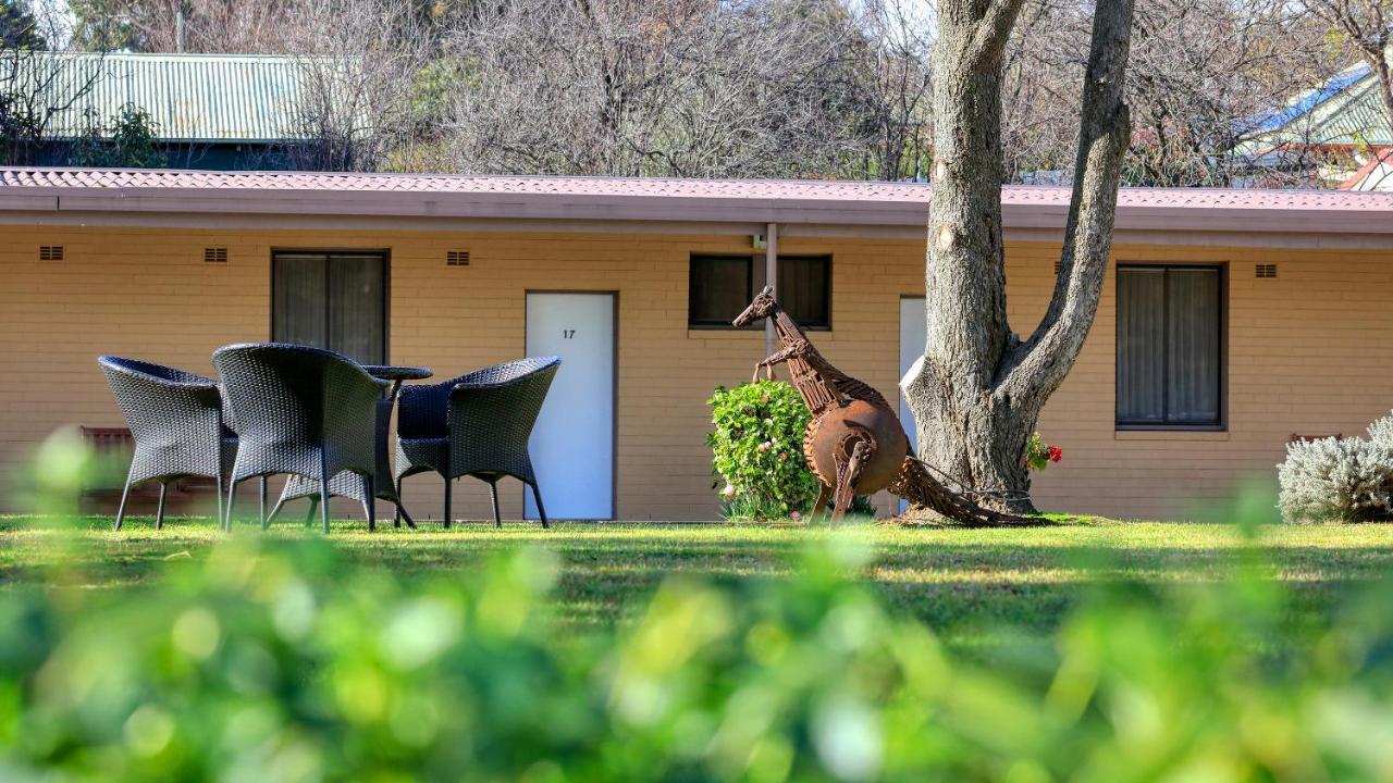 Hamilton Hume Motor Inn Yass Exterior photo